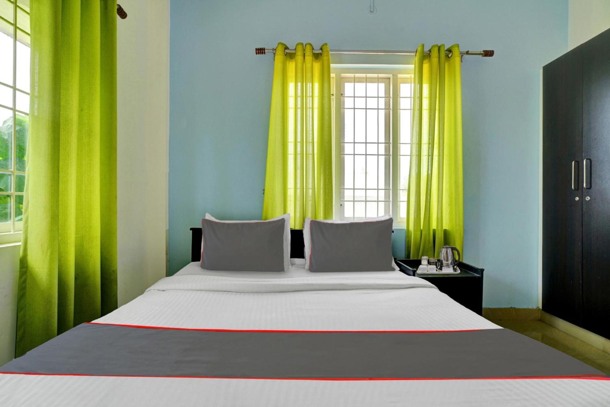 Collection O 81026 Suqoon Premium Stays Kochi 외부 사진