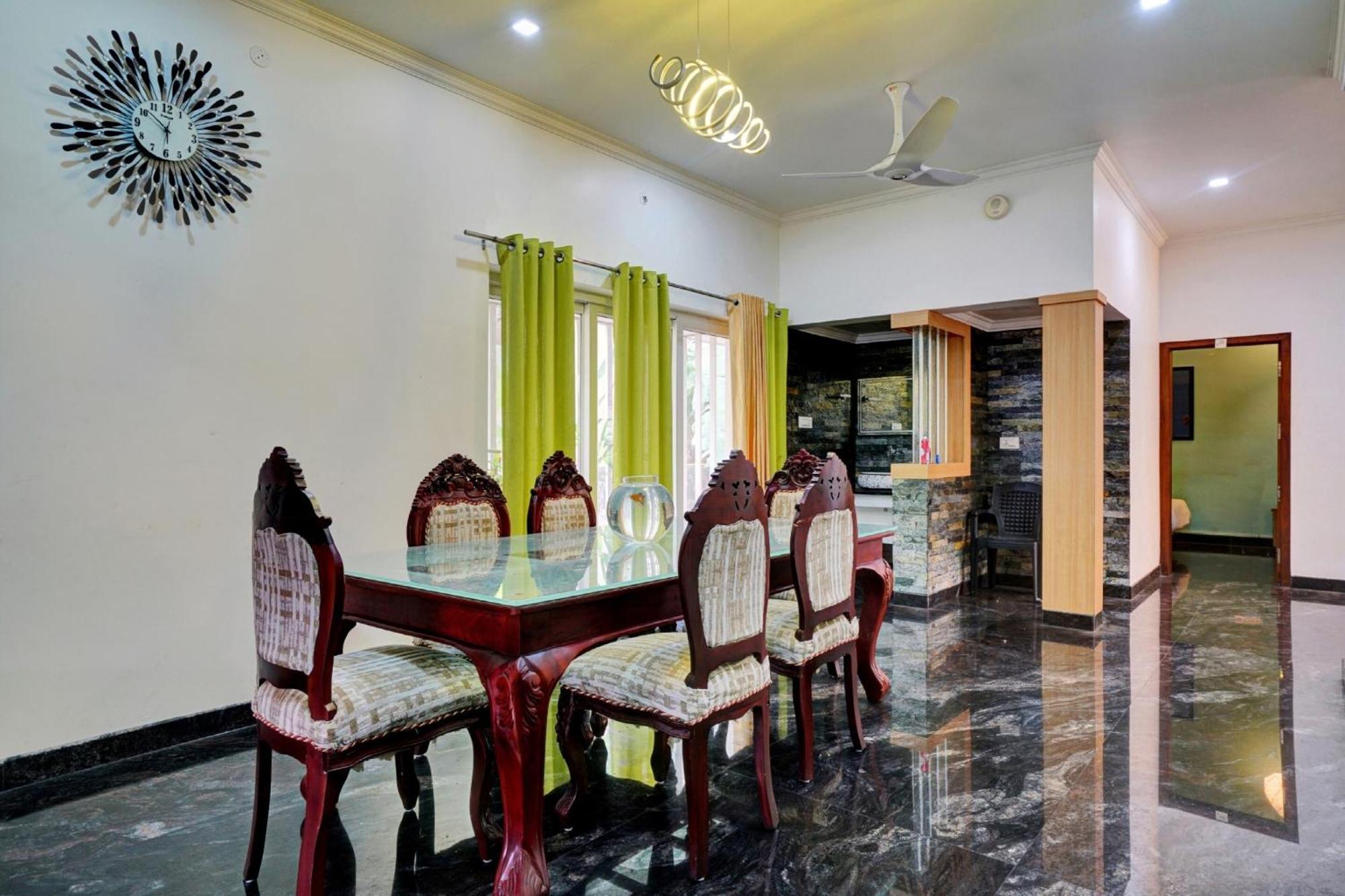 Collection O 81026 Suqoon Premium Stays Kochi 외부 사진